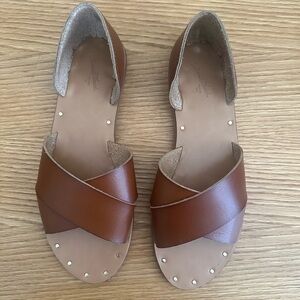 Universal Thread Sandals